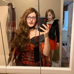 Meet your Posher, Leanna